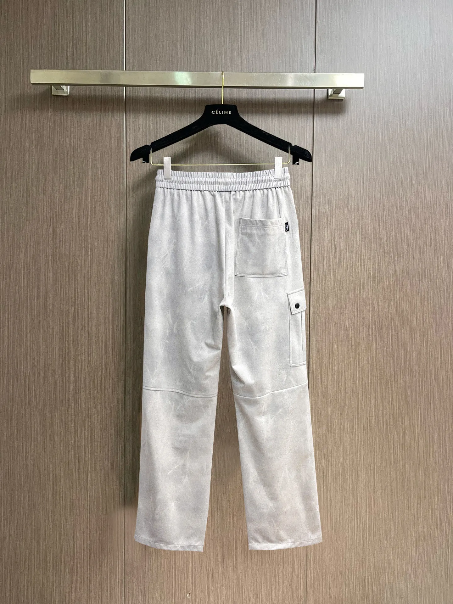Balenciaga 🆕2026 Autumn and Winter New Arrival Casual Pants! 🎁On sale simultaneously on the official website. Brand Classic LOGO casual pants, customized fabrics, excellent comfort and strong touch. Highly recognisable, perfect appearance and craftsmanship. Size:M-3XL